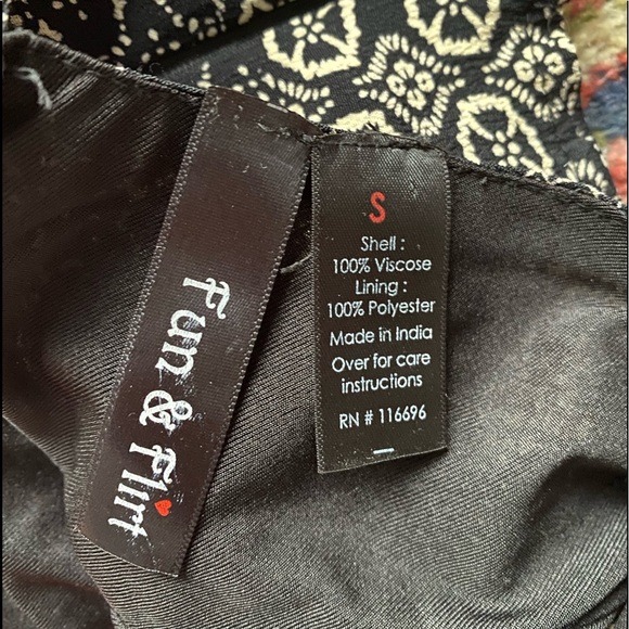 Patterned Crop top - Picture 3 of 3